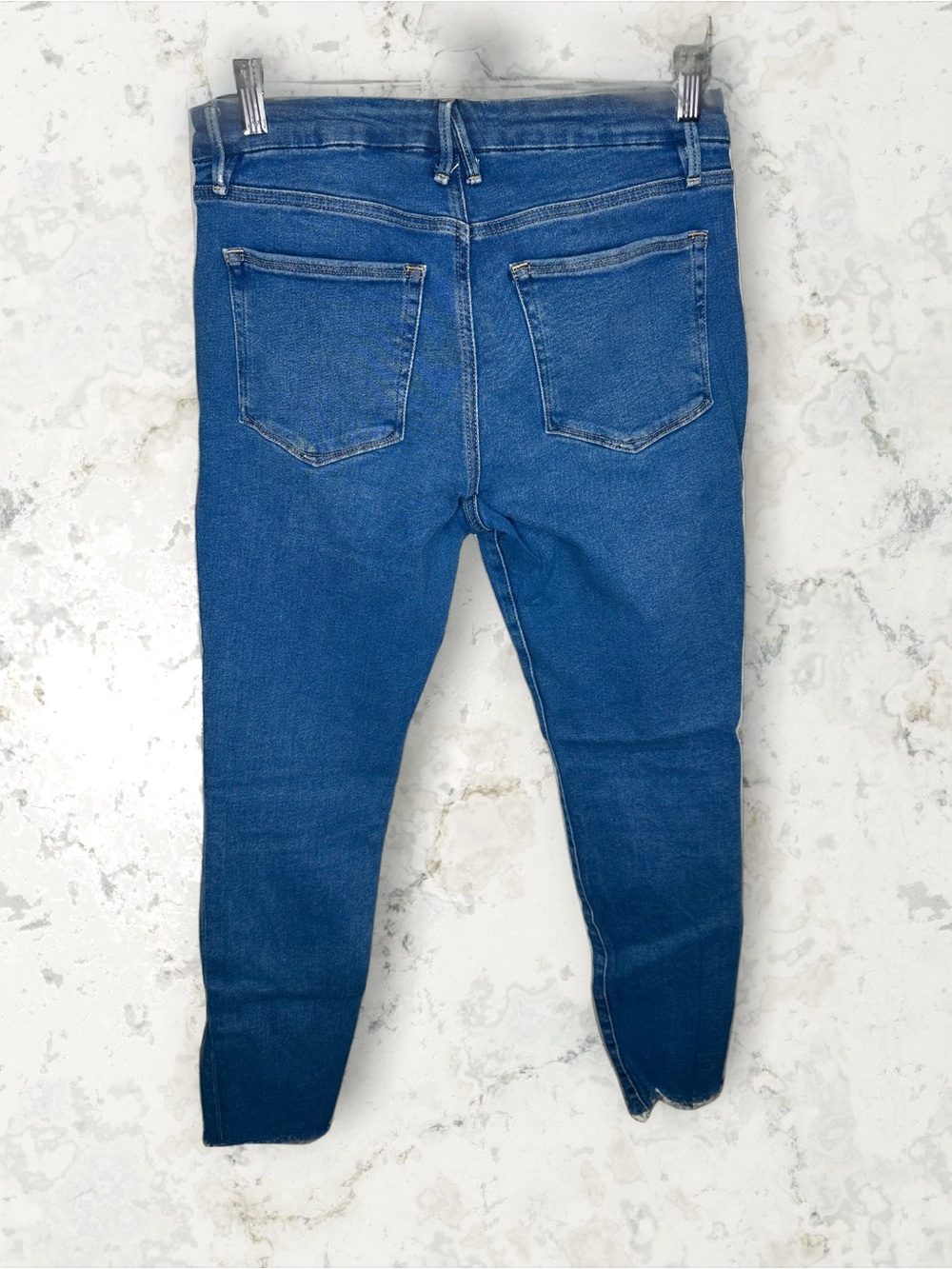 Good American Frayed Hem Skinny Jean 10/30 - Picture 2 of 4